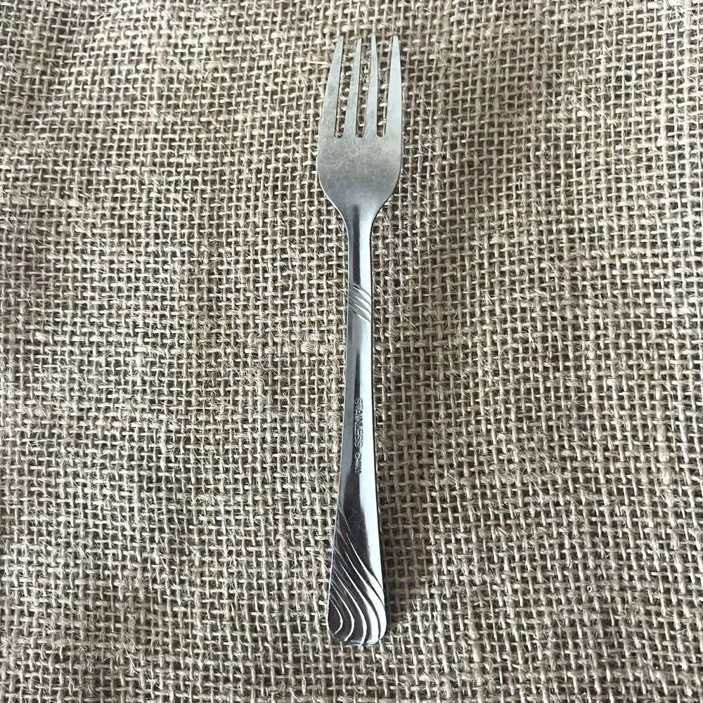 Stainless Steel Dinner Fork Discontinued PFF 100 Pfaltzgraff Flatware Dinnerware - Picture 3 of 4